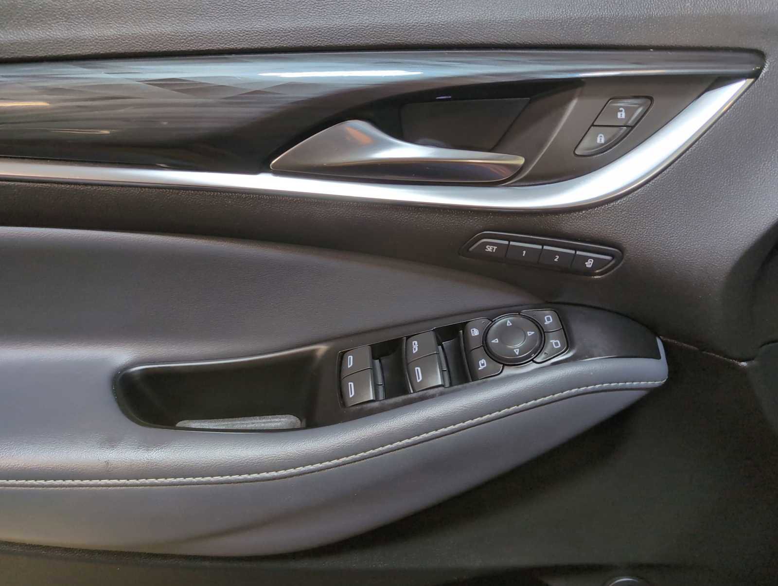 Used 2024 Buick Enclave Premium AWD/4WD image 23