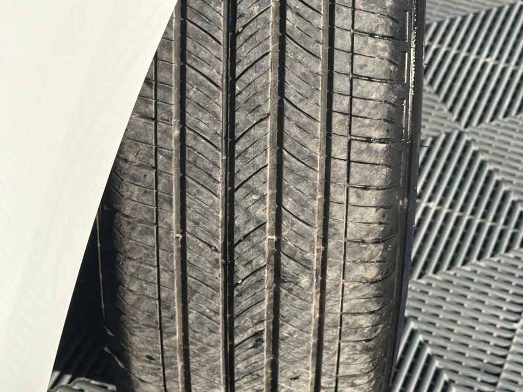 Used 2024 Chevrolet Equinox LT w/ LPO, Floor Liner Package image 20