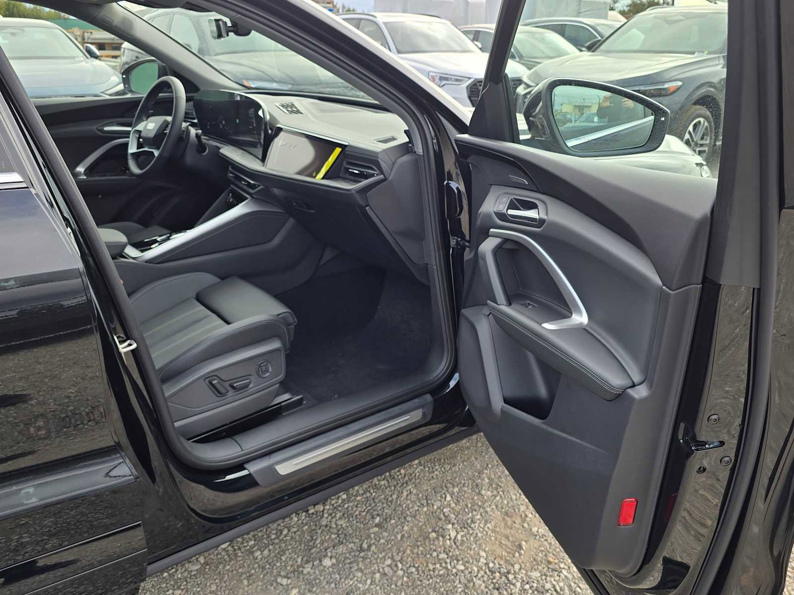 New 2025 Audi Q5 Prestige image 11
