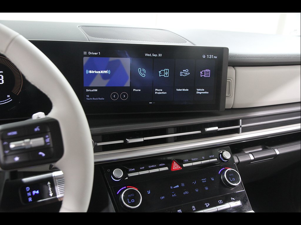 Certified 2025 Hyundai Santa Fe SEL AWD/4WD image 9