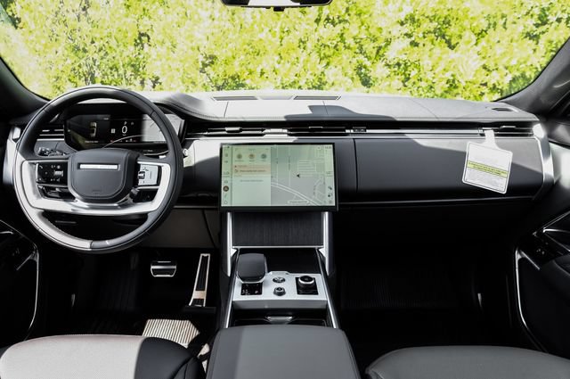 New 2027 Land Rover Range Rover Long Wheelbase SE AWD/4WD image 16