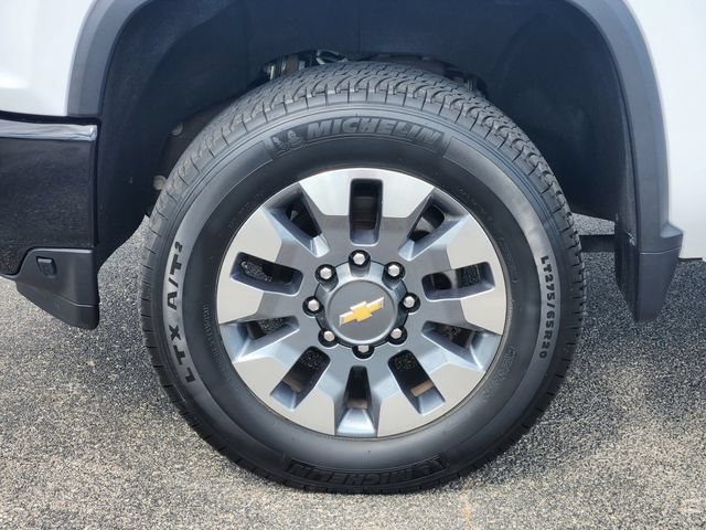 Used 2023 Chevrolet Silverado 2500 Custom w/ Custom Value Package AWD/4WD image 9