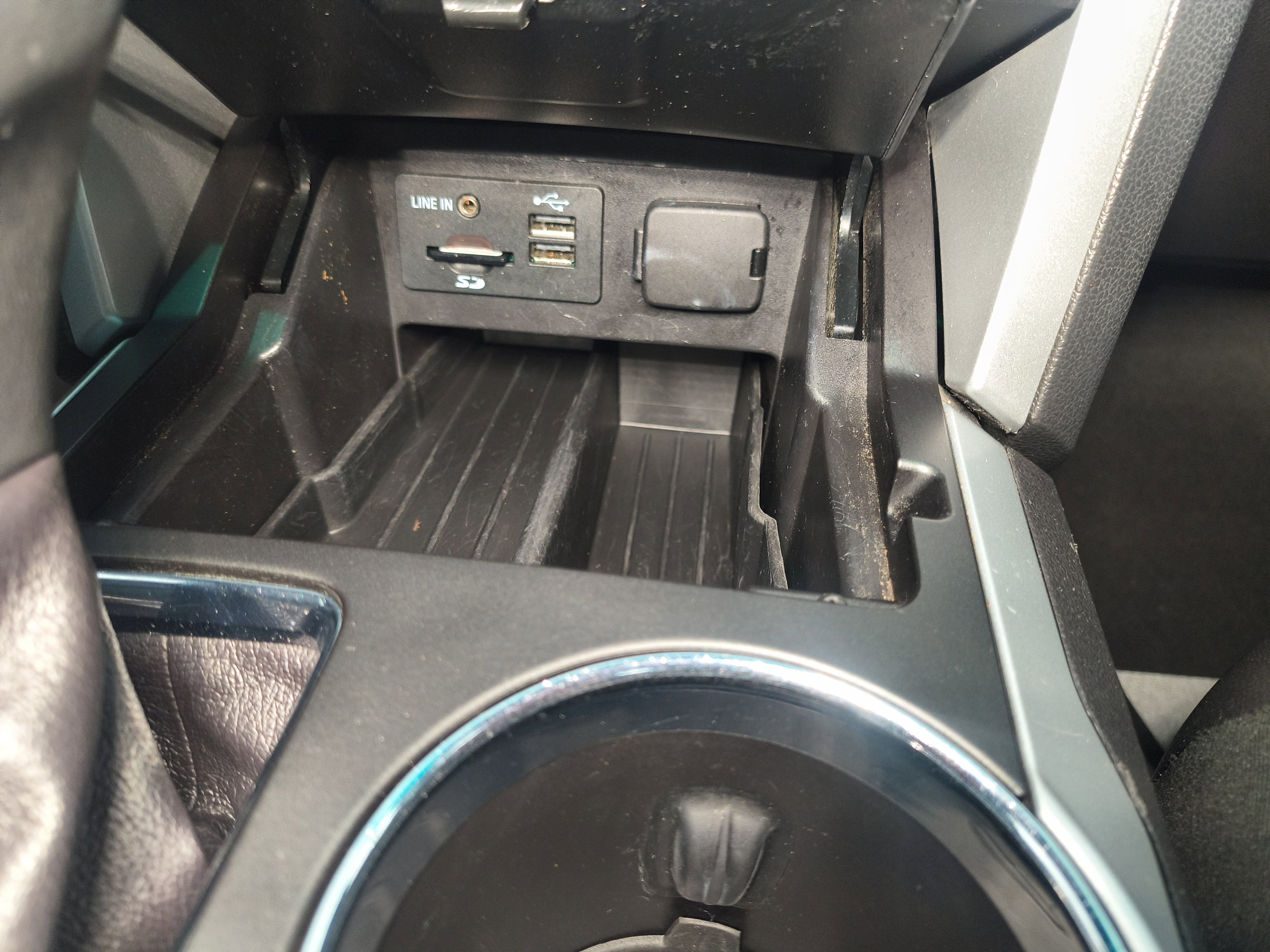 Used 2015 Ford Explorer XLT w/ Equipment Group 202B image 17