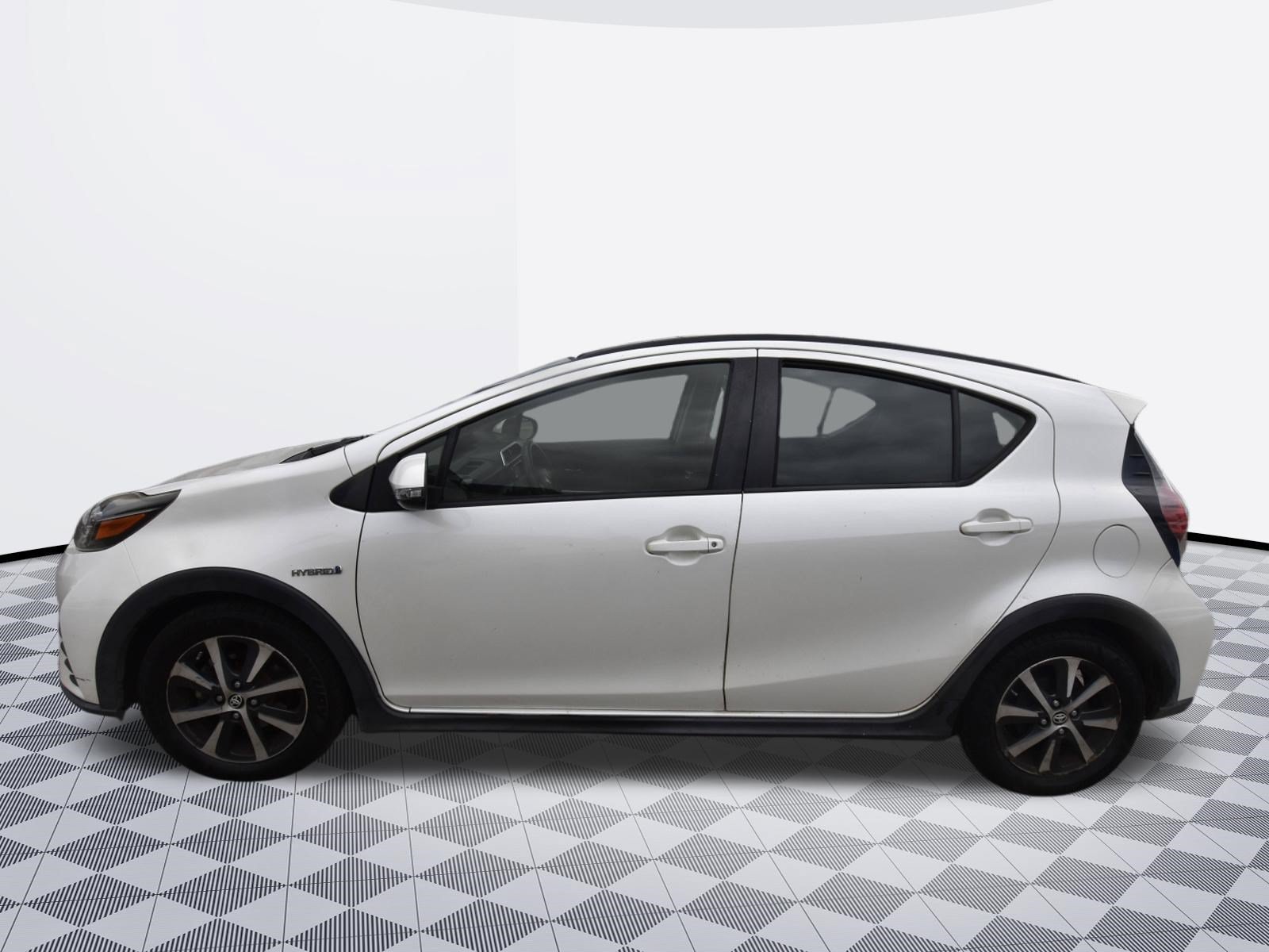 Used 2019 Toyota Prius C w/ Carpet Mat Package FWD image 4