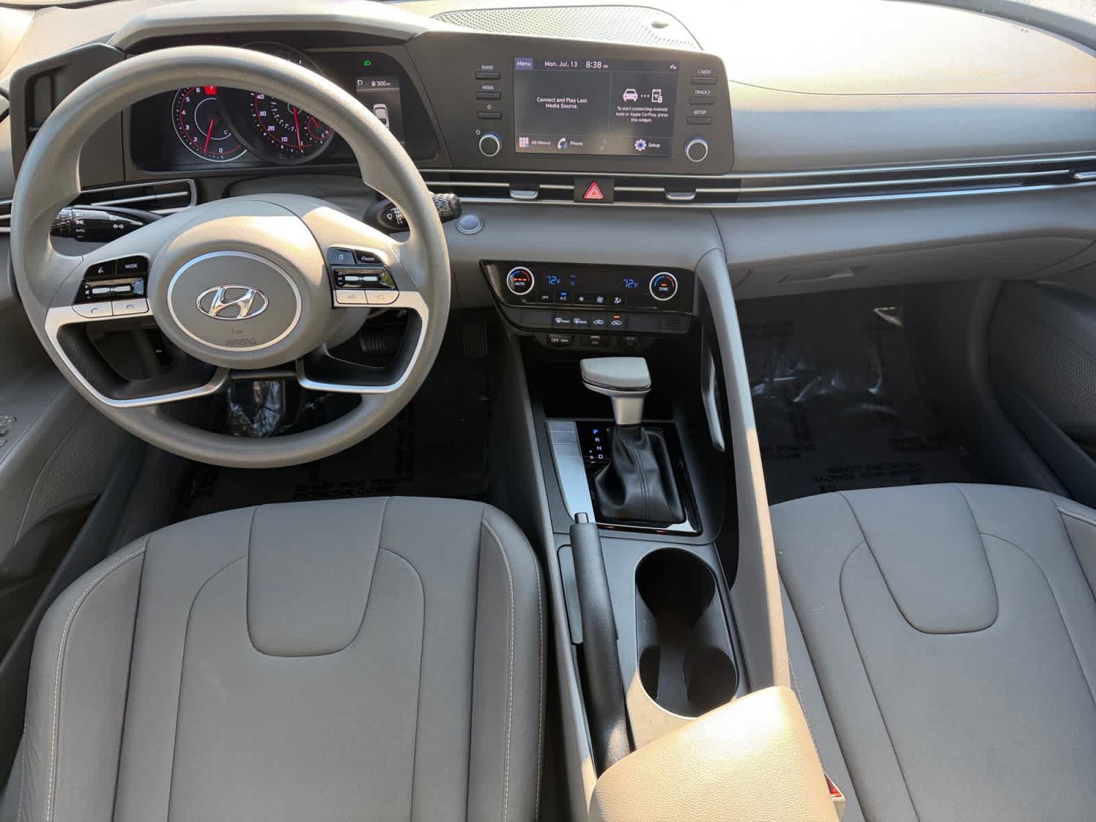 Used 2023 Hyundai Elantra SEL w/ Cargo Package FWD image 10