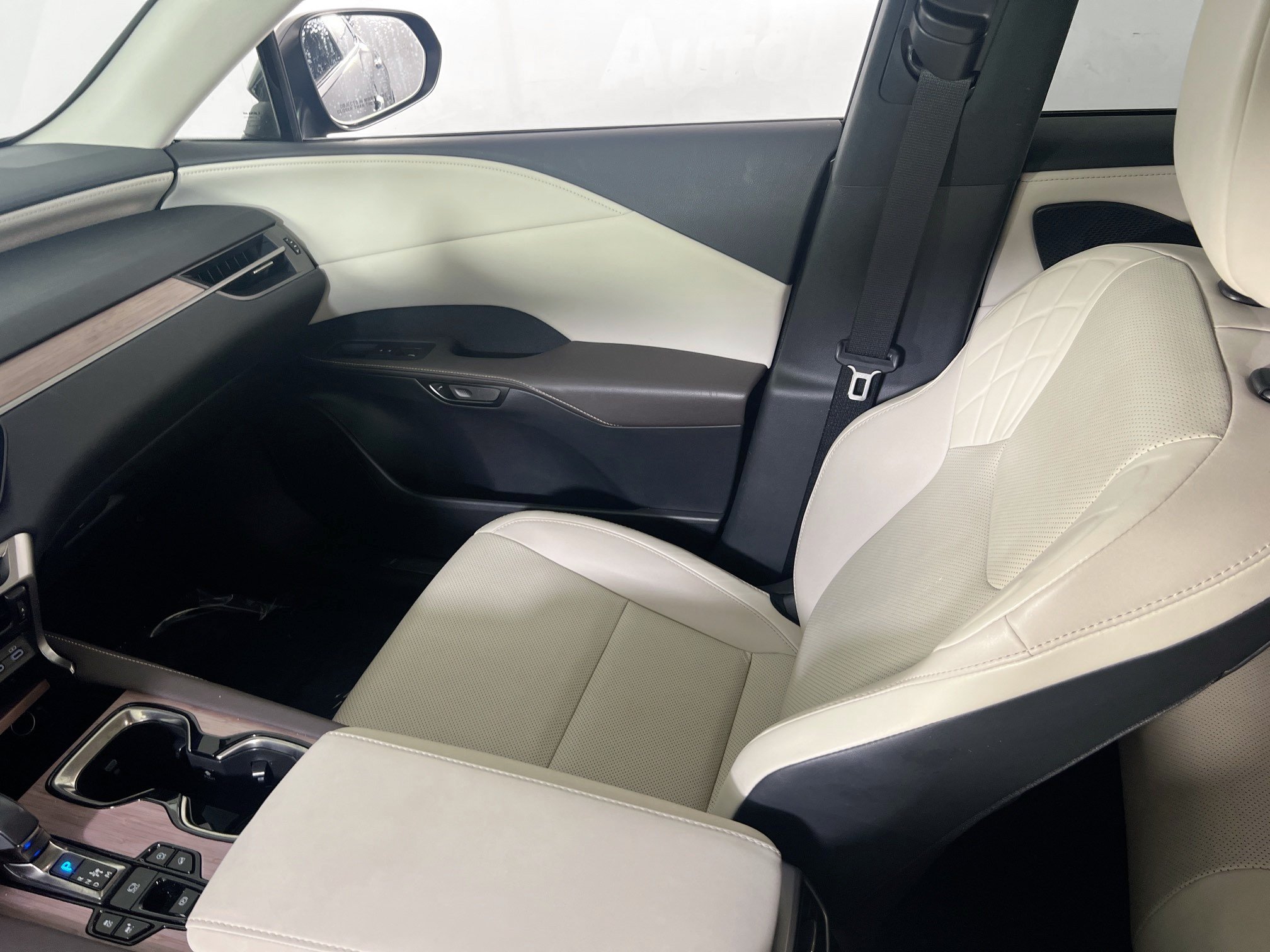 Used 2024 Lexus RX 350 Premium w/ Accessory Package (Z1) AWD/4WD image 23