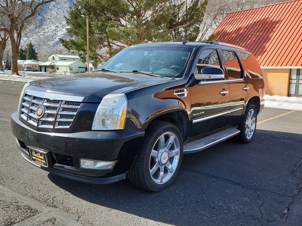 Used 2013 Cadillac Escalade Luxury AWD/4WD image 4