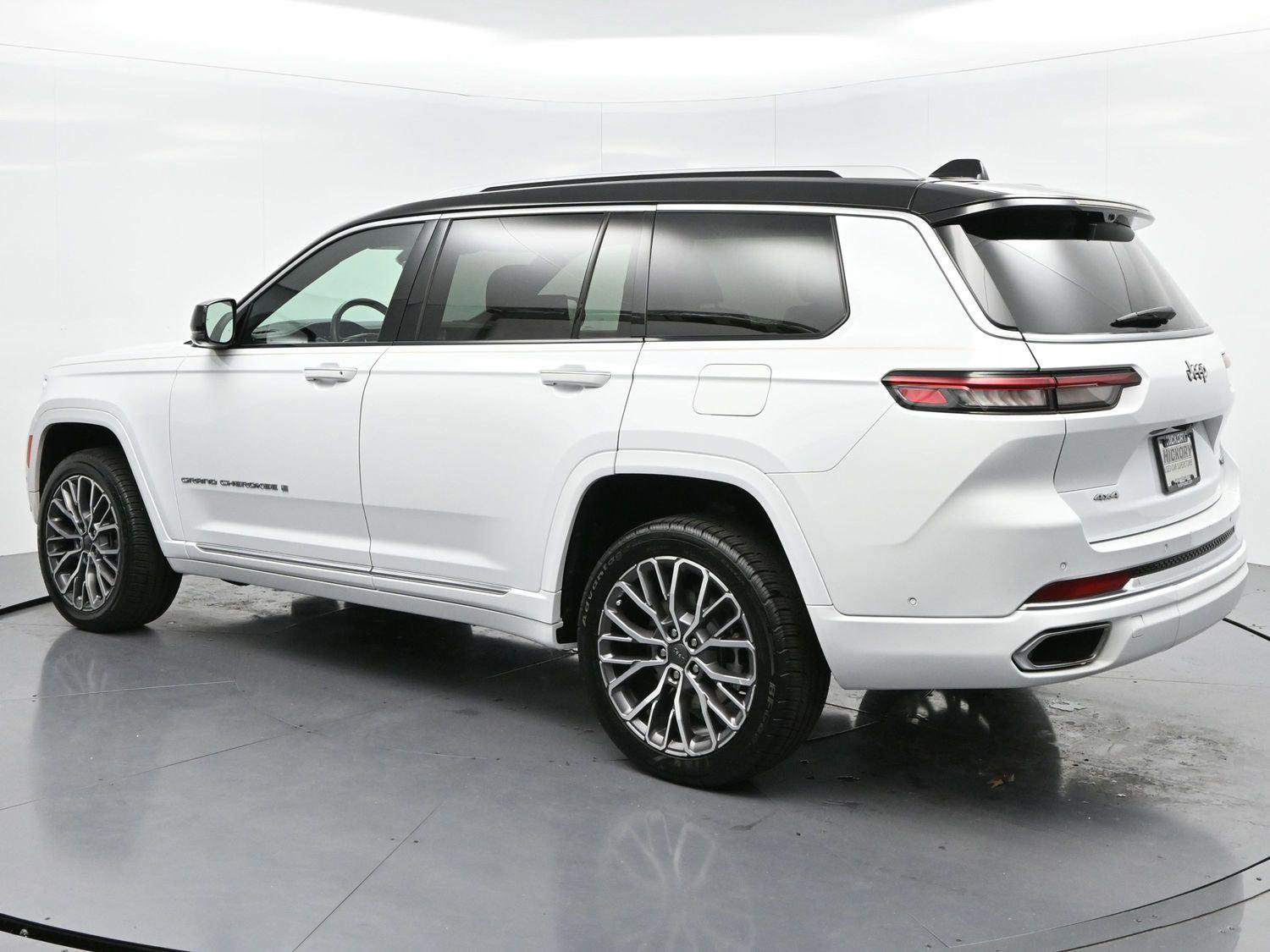 Used 2023 Jeep Grand Cherokee L Summit image 5