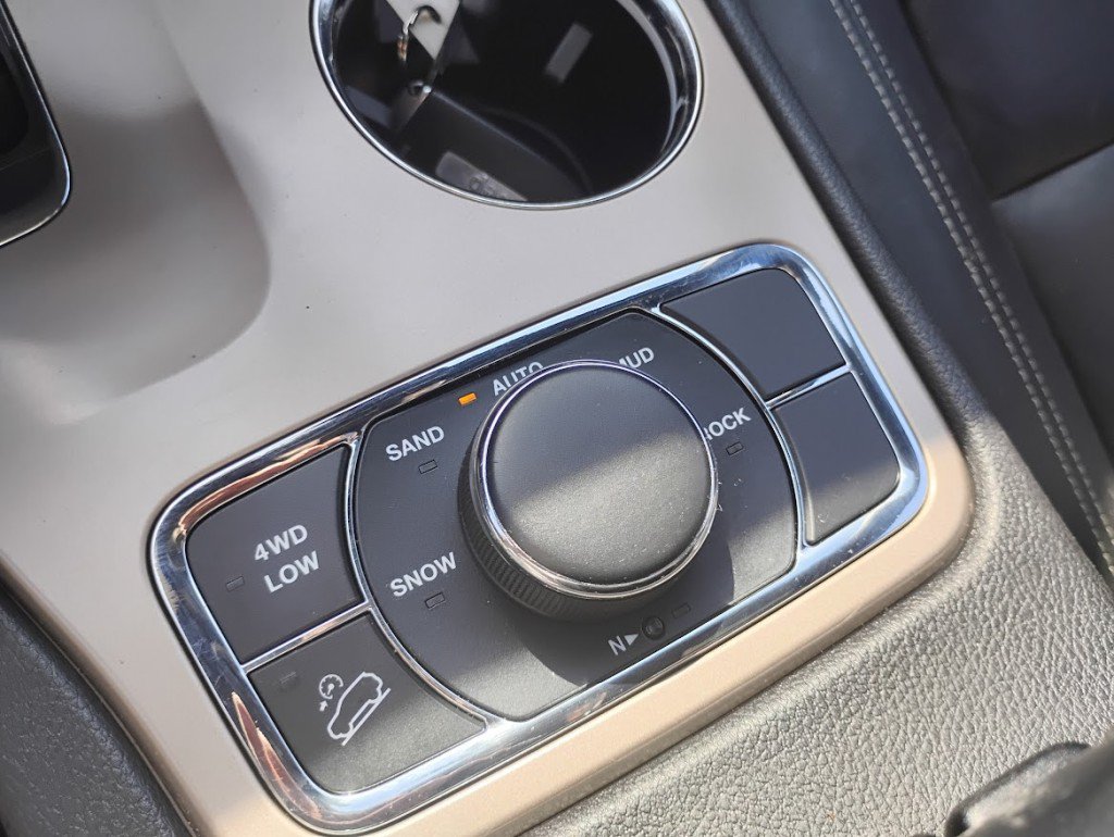 Used 2015 Jeep Grand Cherokee Limited AWD/4WD image 8