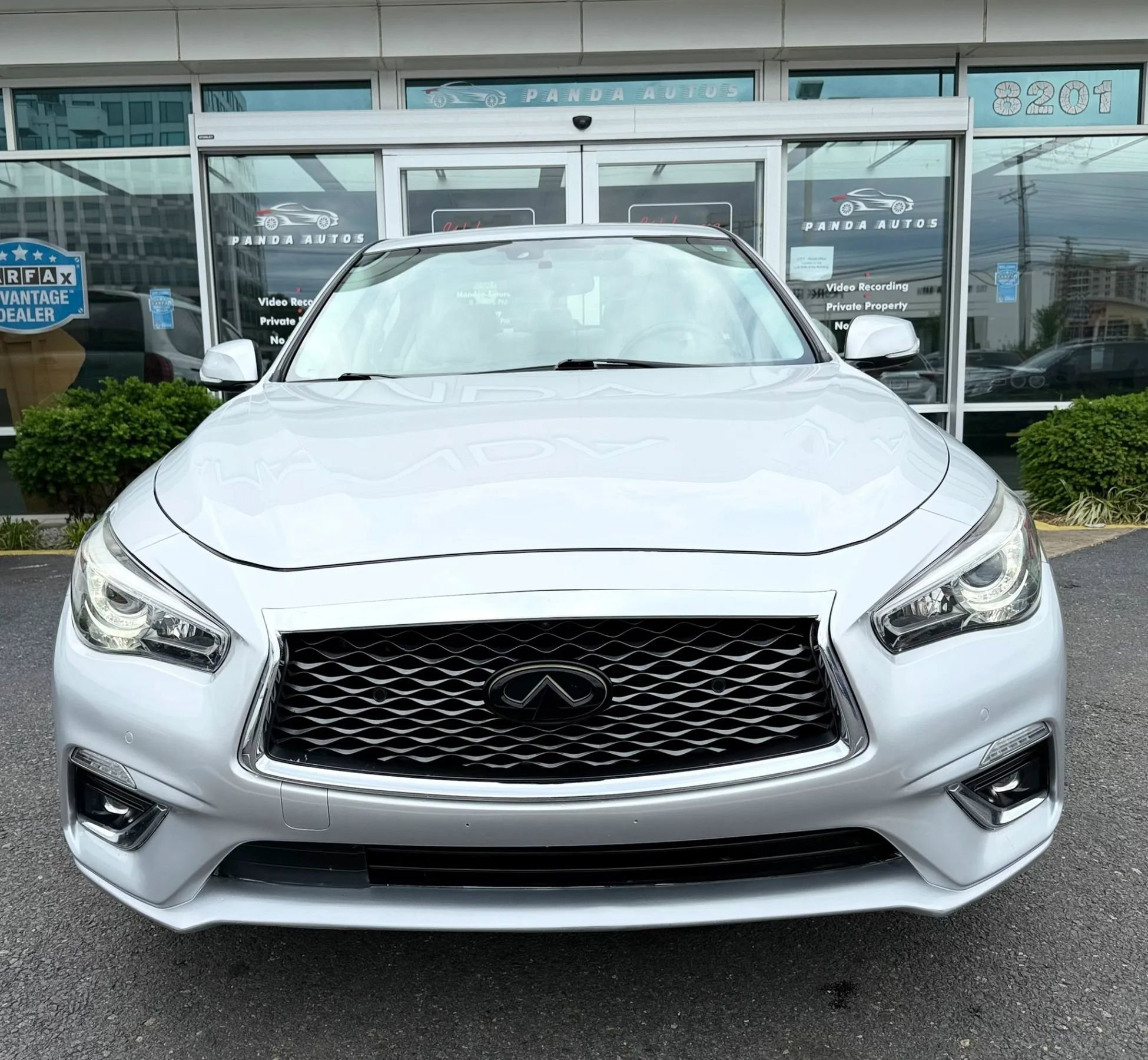 Used 2019 INFINITI Q50 Luxe w/ Essential Package (3.0T Luxe) AWD/4WD image 2