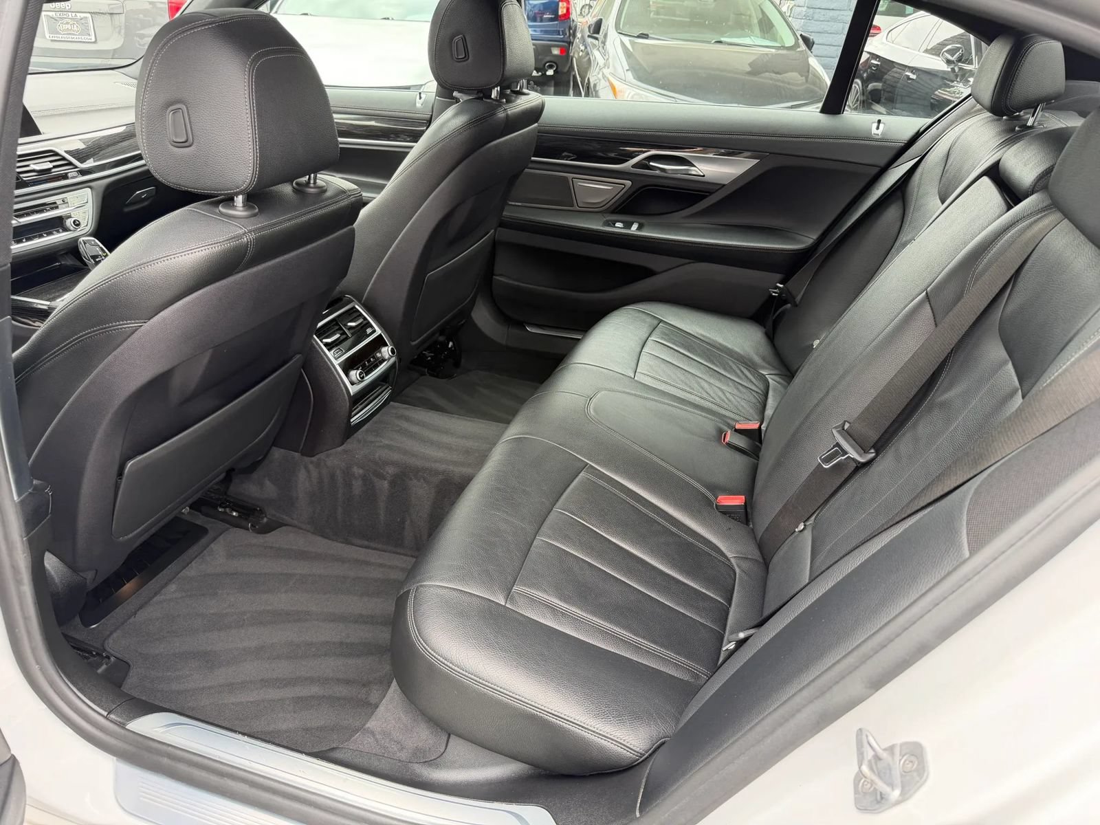 Used 2018 BMW 740i RWD image 39