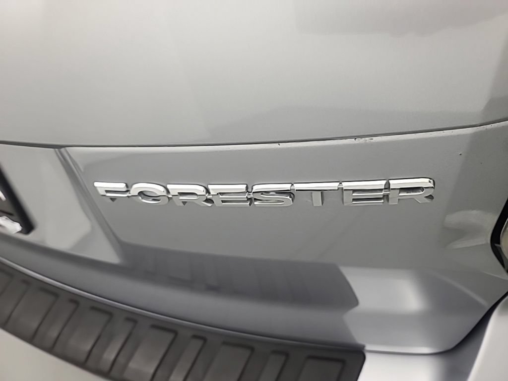Used 2018 Subaru Forester 2.5i Limited AWD/4WD image 12