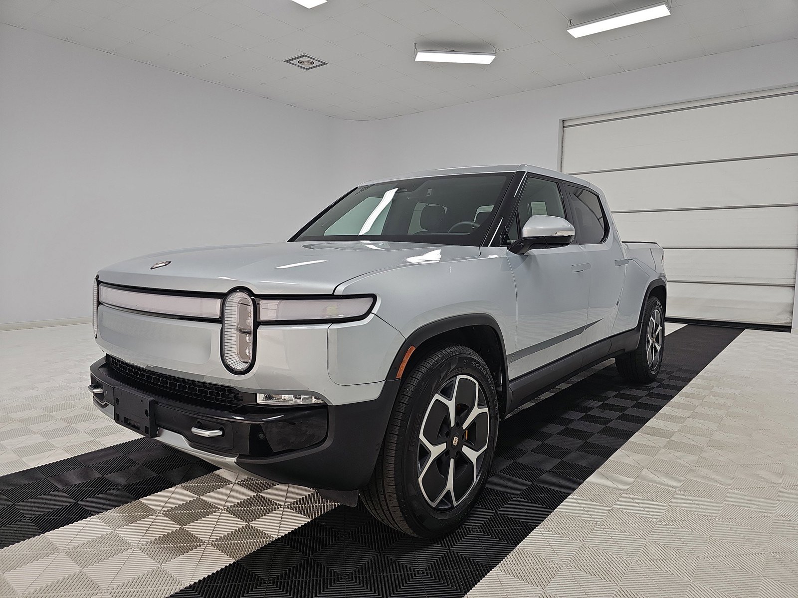 Used 2023 Rivian R1T Adventure