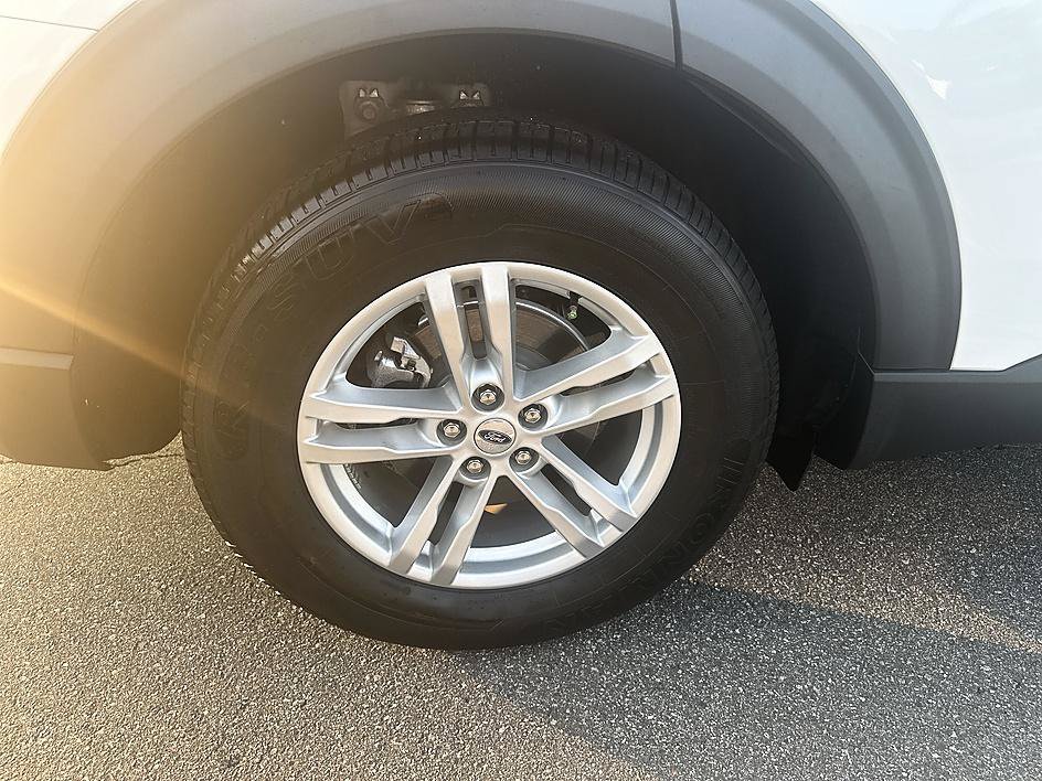 Used 2021 Ford Explorer XLT w/ Equipment Group 202A RWD image 11