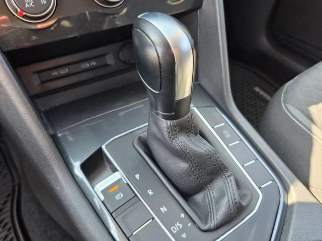 Used 2021 Volkswagen Tiguan S FWD image 25