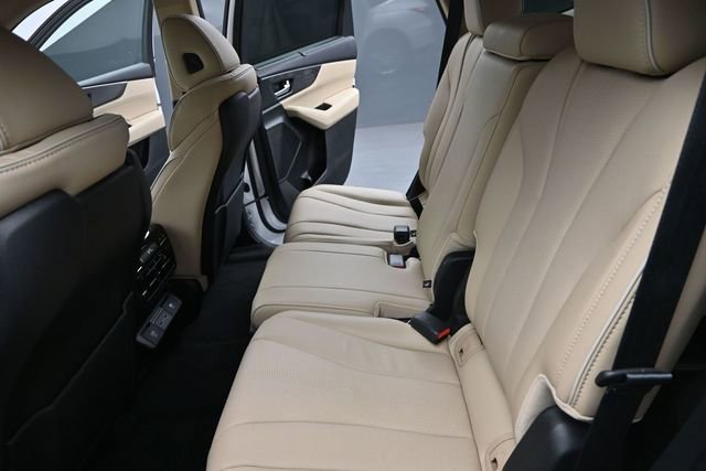 Used 2023 Acura MDX SH-AWD w/ Advance Package image 16
