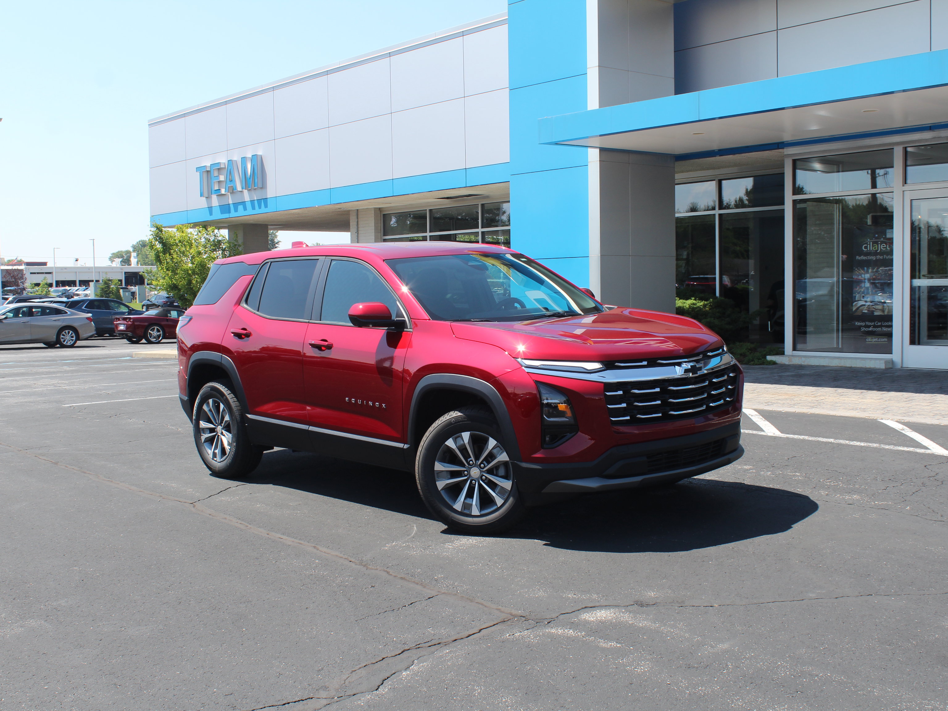 New 2027 Chevrolet Equinox LT w/ Safety and Technology Package AWD/4WD image 2