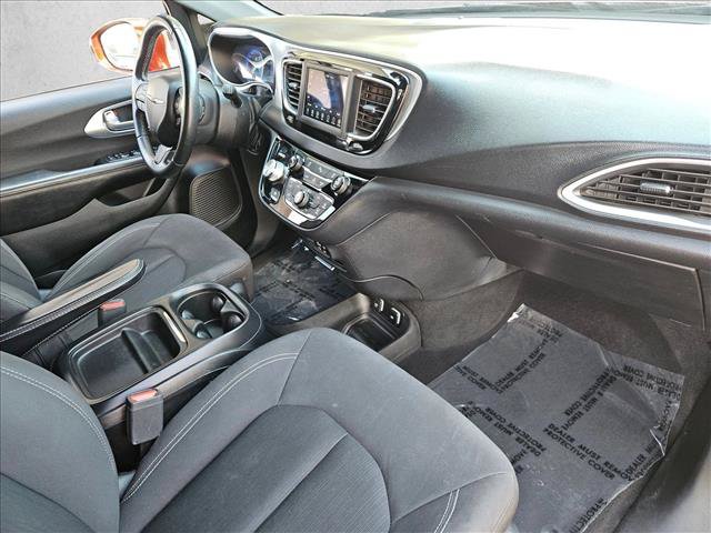 Used 2018 Chrysler Pacifica Touring Plus w/ S Appearance Package FWD image 26