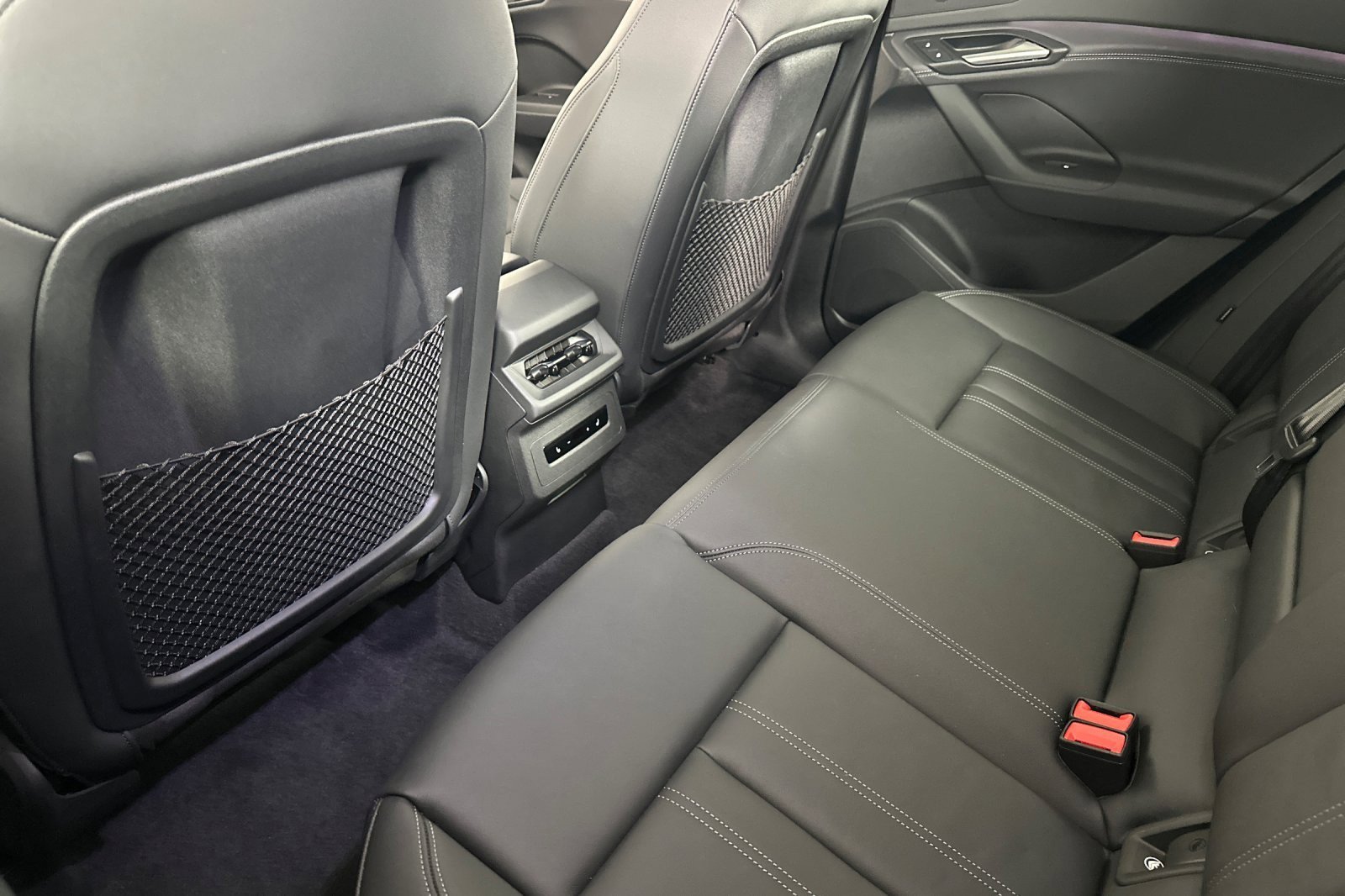 Used 2025 Audi Q6 e-tron Premium w/ Convenience Package image 11