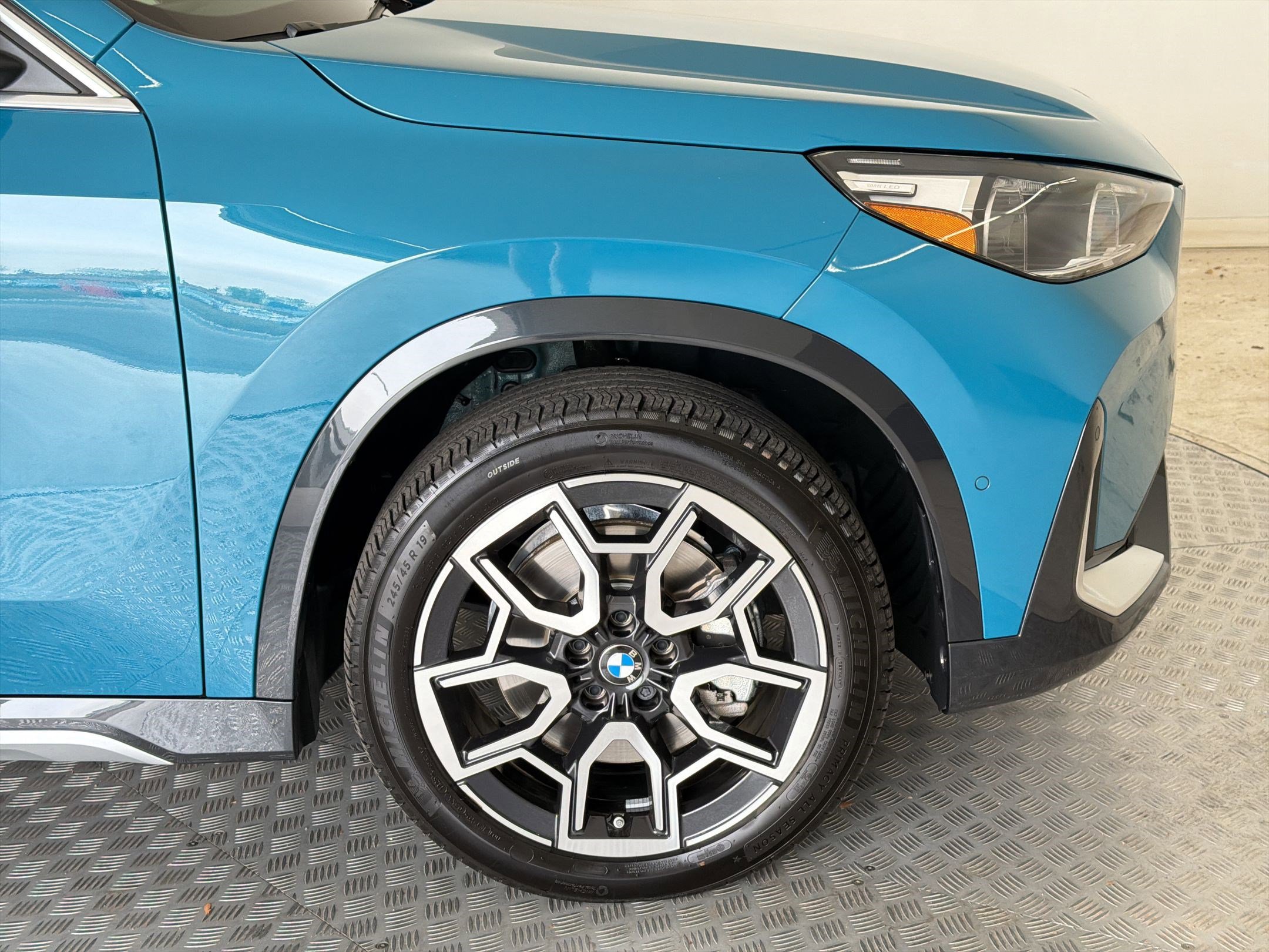 Used 2025 BMW X1 xDrive28i w/ Technology Package image 12