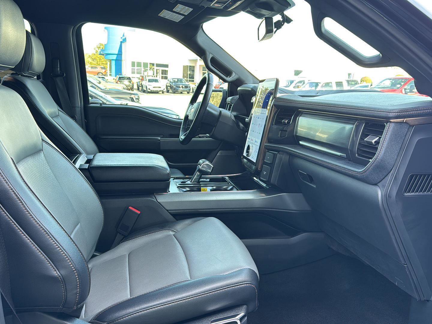 Used 2023 Ford F150 Lightning Lariat image 10