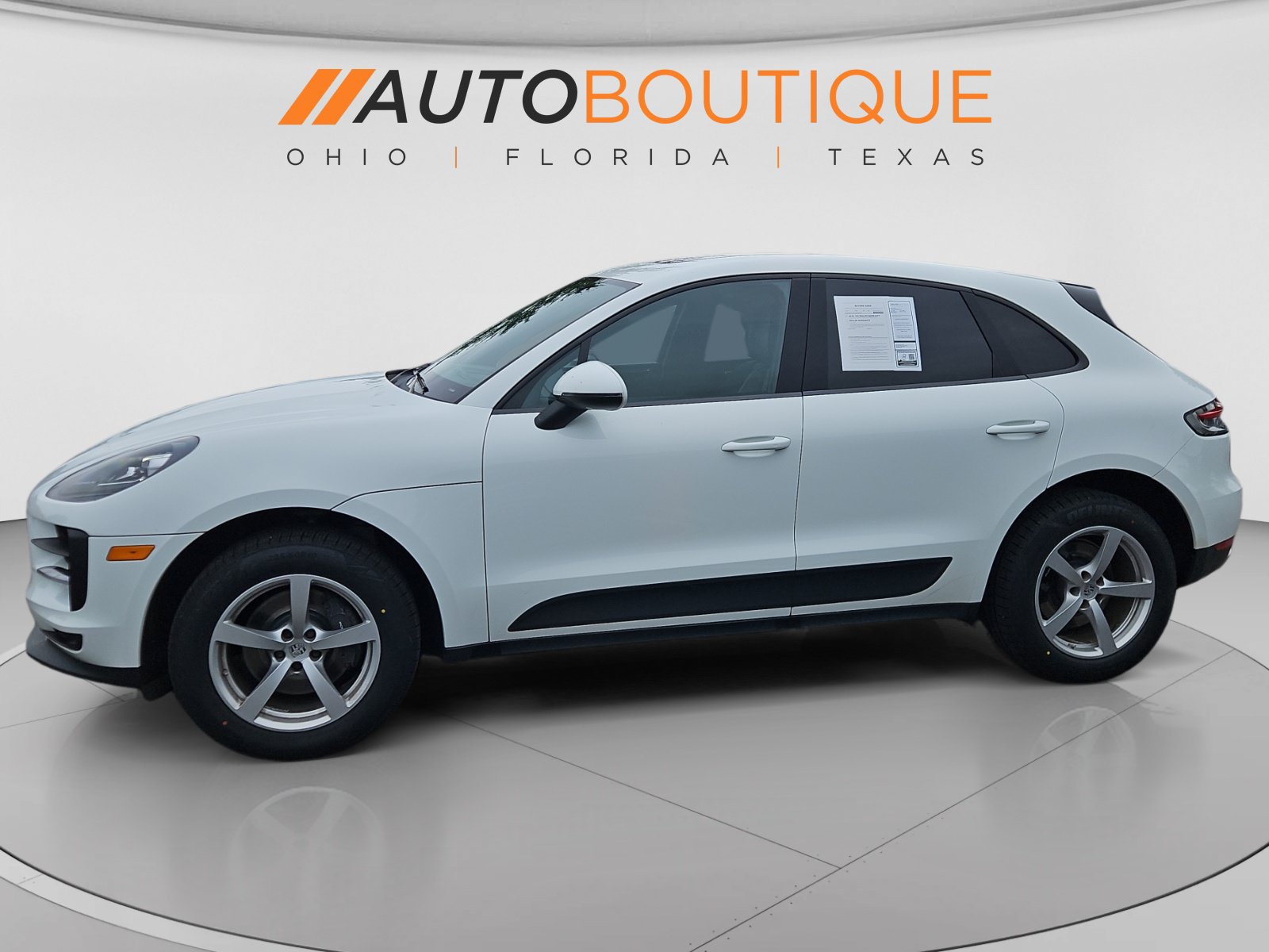 Used 2020 Porsche Macan AWD/4WD image 2