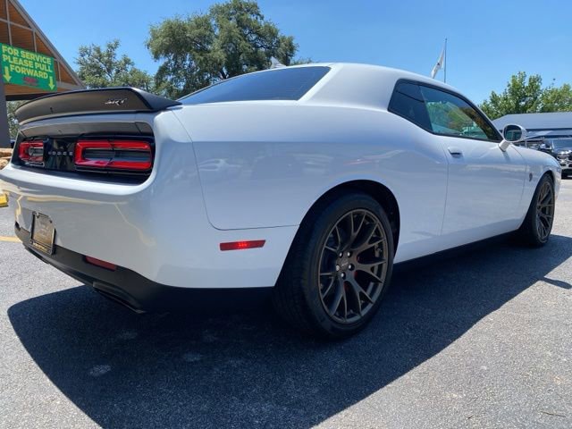Used 2016 Dodge Challenger SRT Hellcat RWD image 4