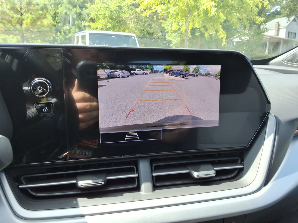 New 2026 Chevrolet Trax RS w/ Sunroof Package FWD image 28