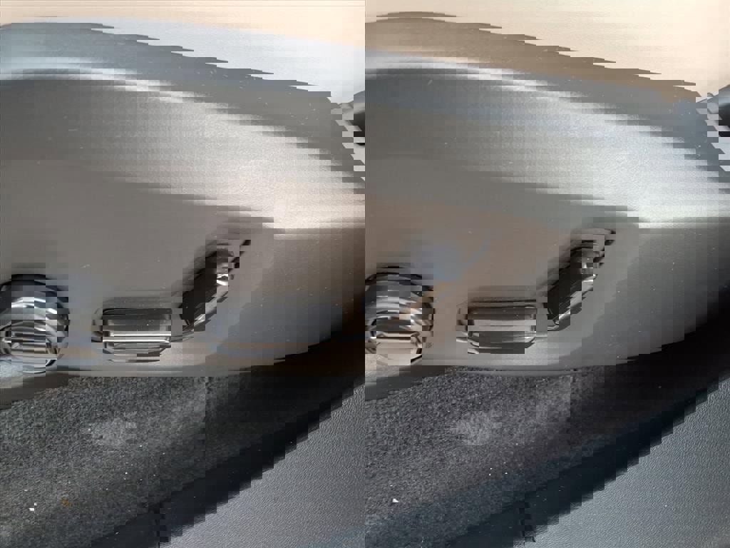 New 2026 Volvo XC90 B6 Plus w/ Protection Package Premier AWD/4WD image 17