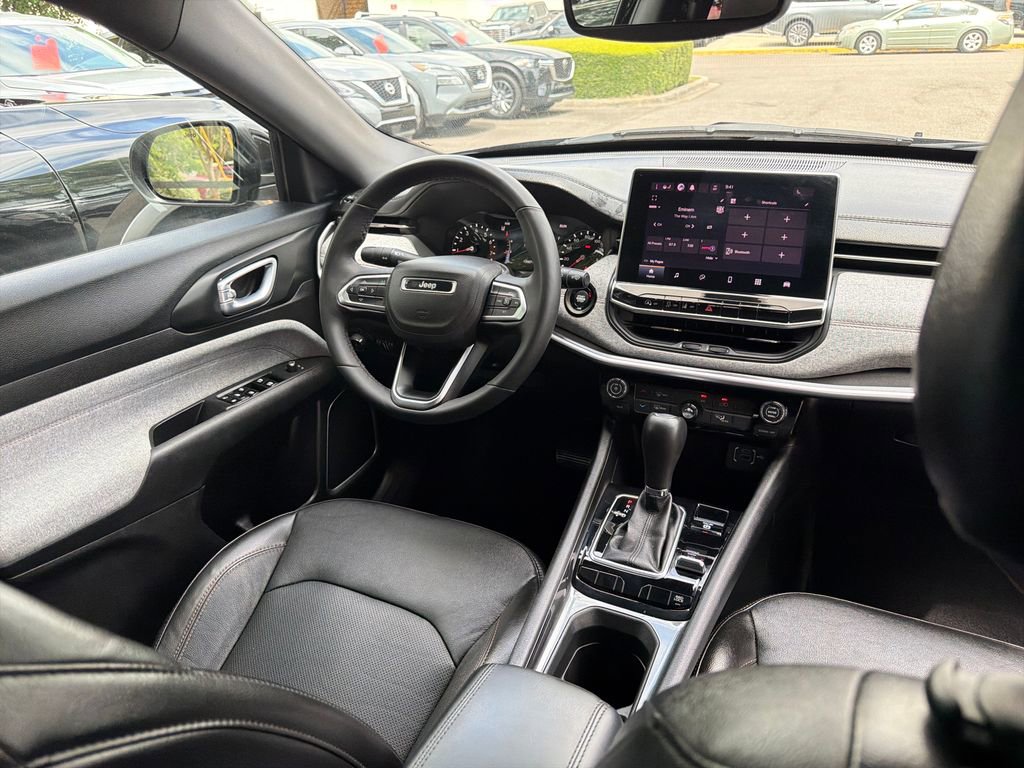 Used 2023 Jeep Compass Latitude AWD/4WD image 41