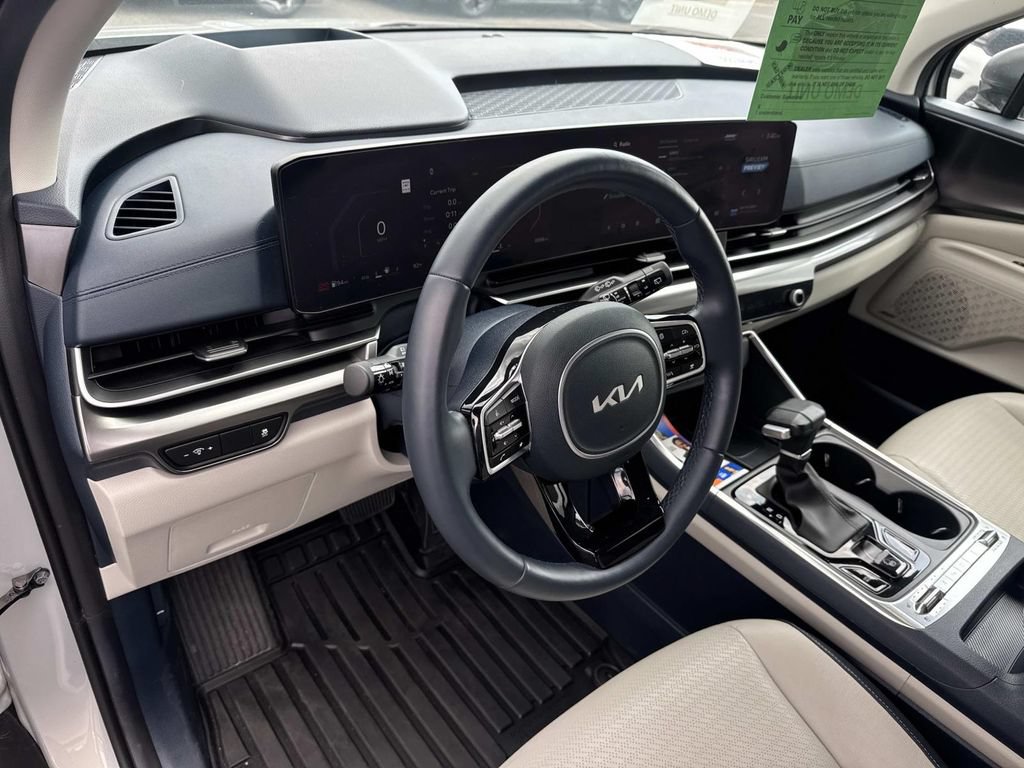 New 2025 Kia Carnival SX Prestige FWD image 24