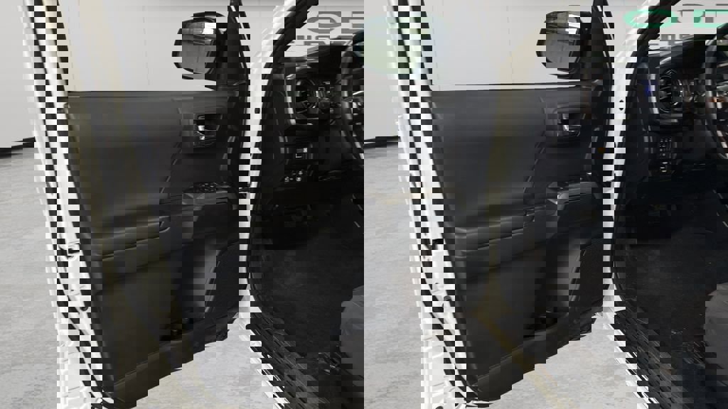 Used 2017 Toyota Tacoma TRD Sport w/ Tow Package image 47