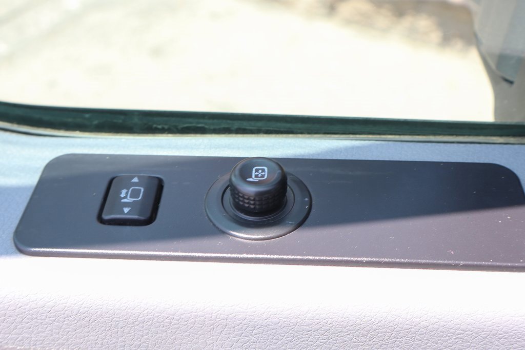 Used 2012 Ford F350 XLT w/ XLT Interior Pkg image 17