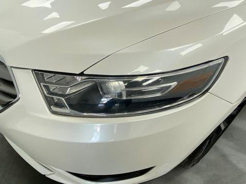 Used 2015 Ford Taurus SEL w/ Equipment Group 201A FWD image 12