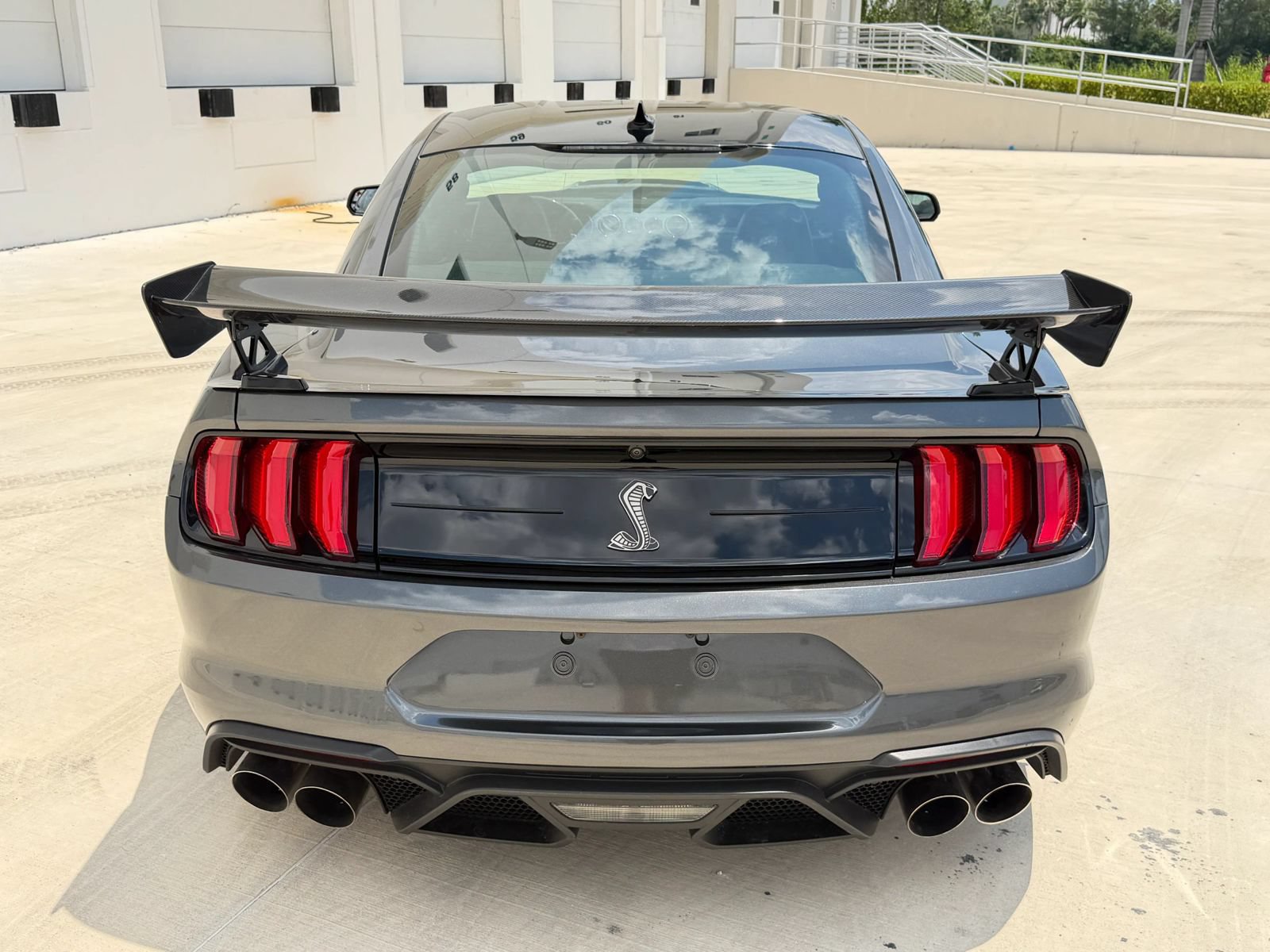 Used 2021 Ford Mustang Shelby GT500 w/ Carbon Fiber Track Pack RWD image 4