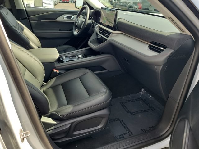 Used 2026 Ford Explorer Active RWD image 17