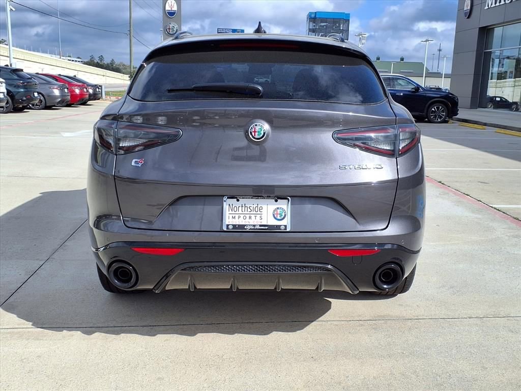 New 2026 Alfa Romeo Stelvio Sprint w/ Convenience Package image 8