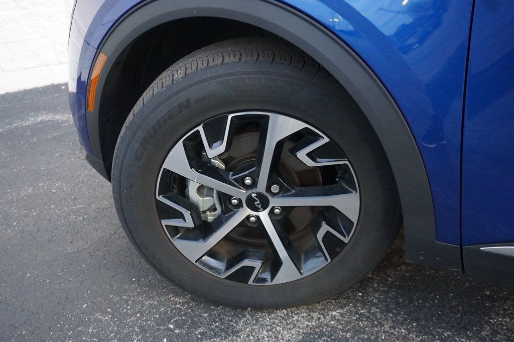 Used 2025 Kia Sportage EX image 30