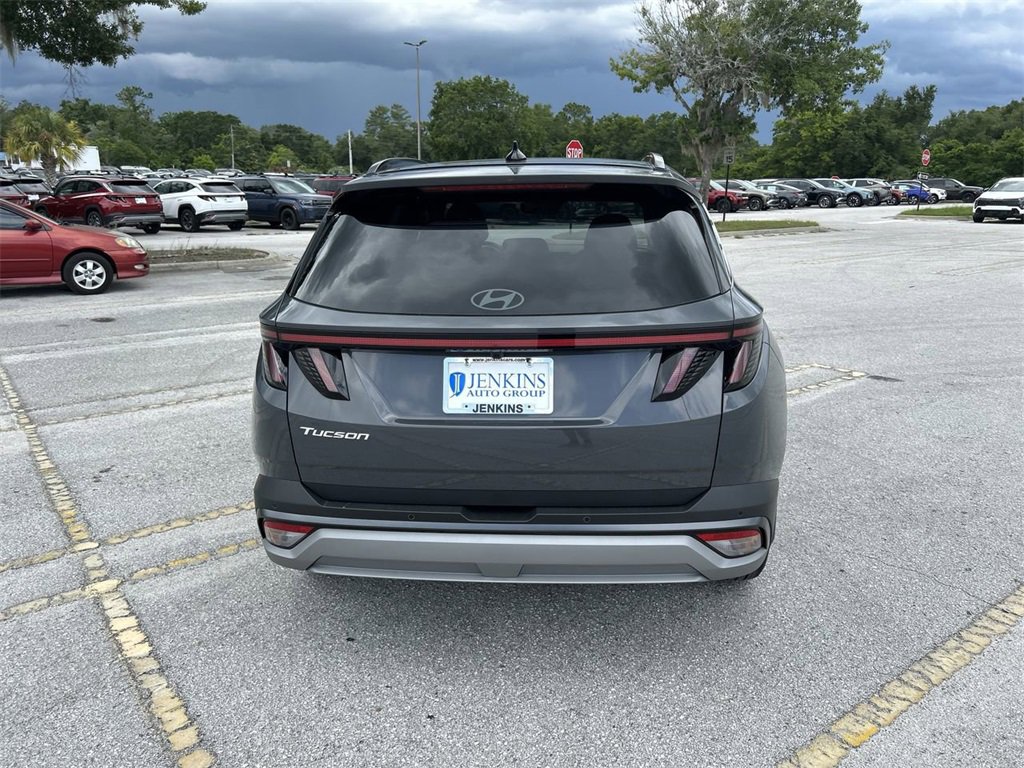 New 2025 Hyundai Tucson Limited image 11