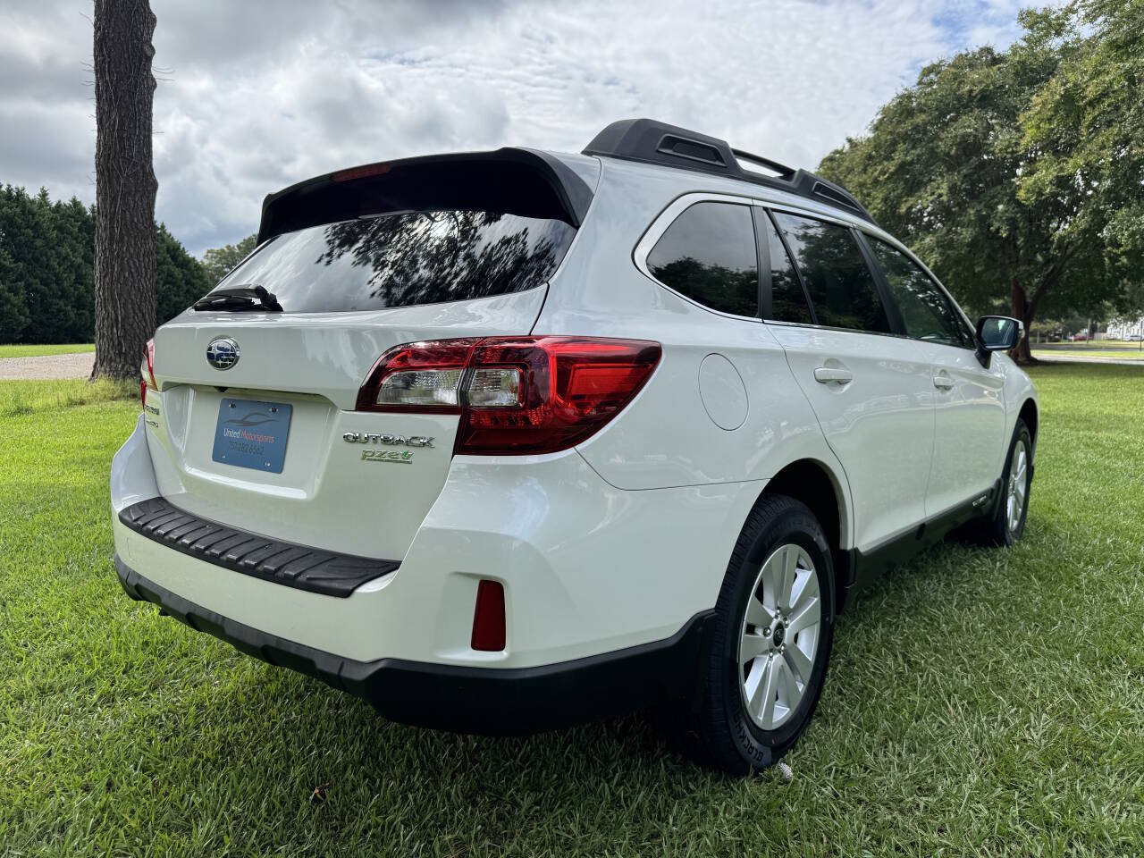 Used 2015 Subaru Outback 2.5i Premium AWD/4WD image 5