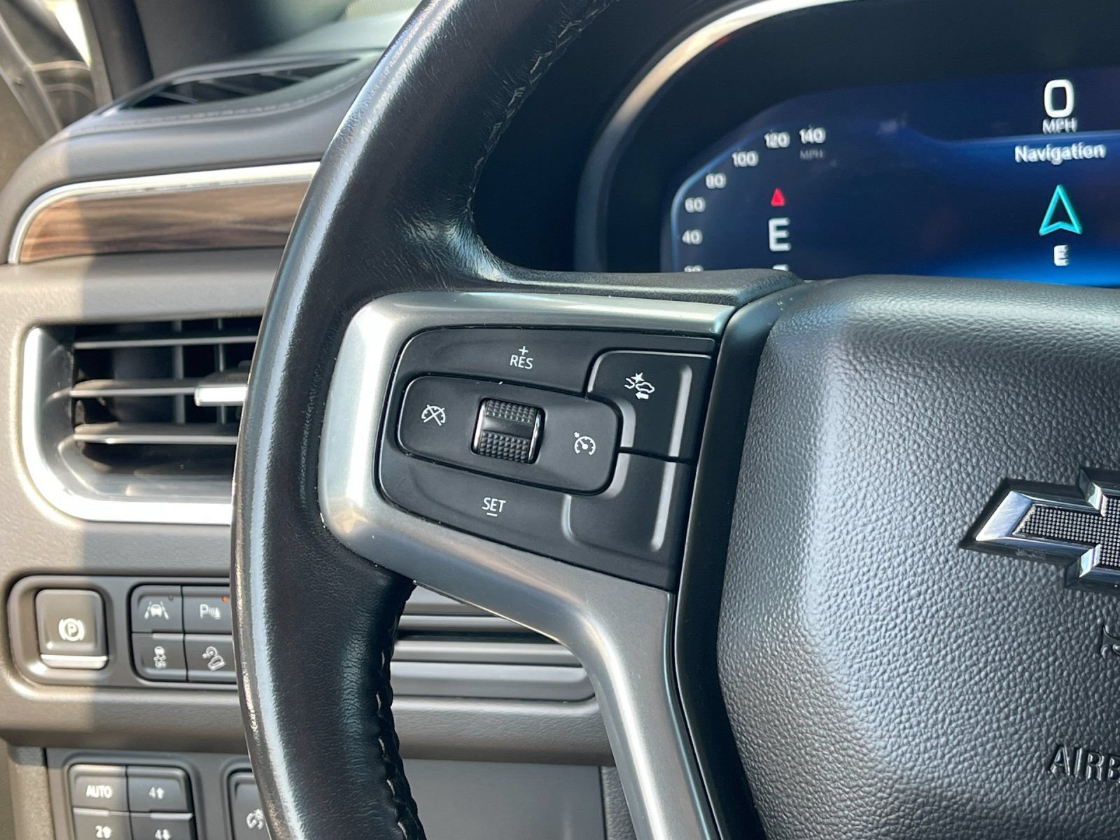 Used 2022 Chevrolet Suburban Z71 AWD/4WD image 28