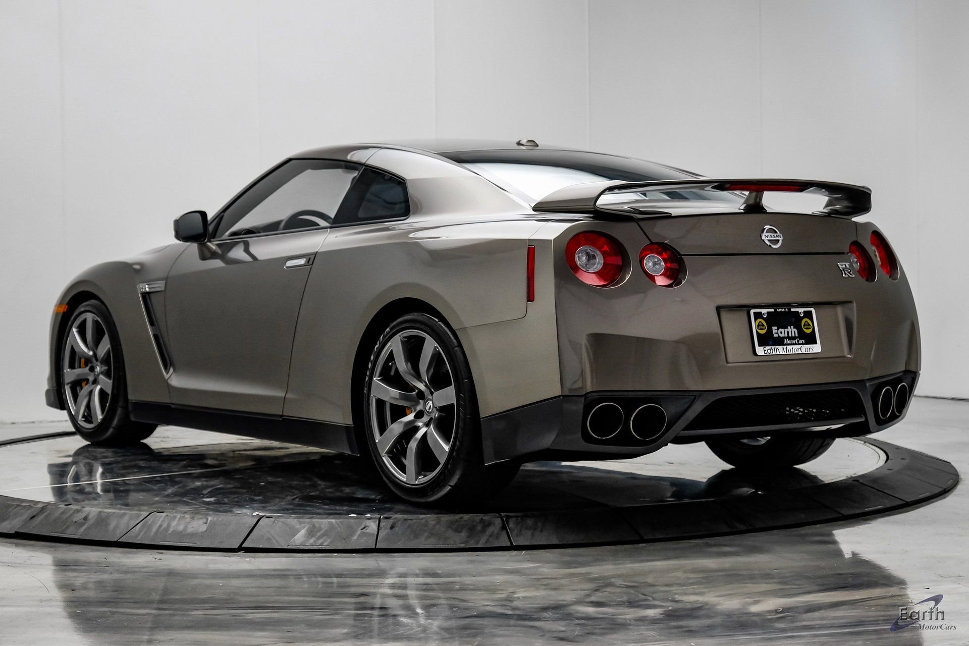 Used 2009 Nissan GT-R Premium image 13