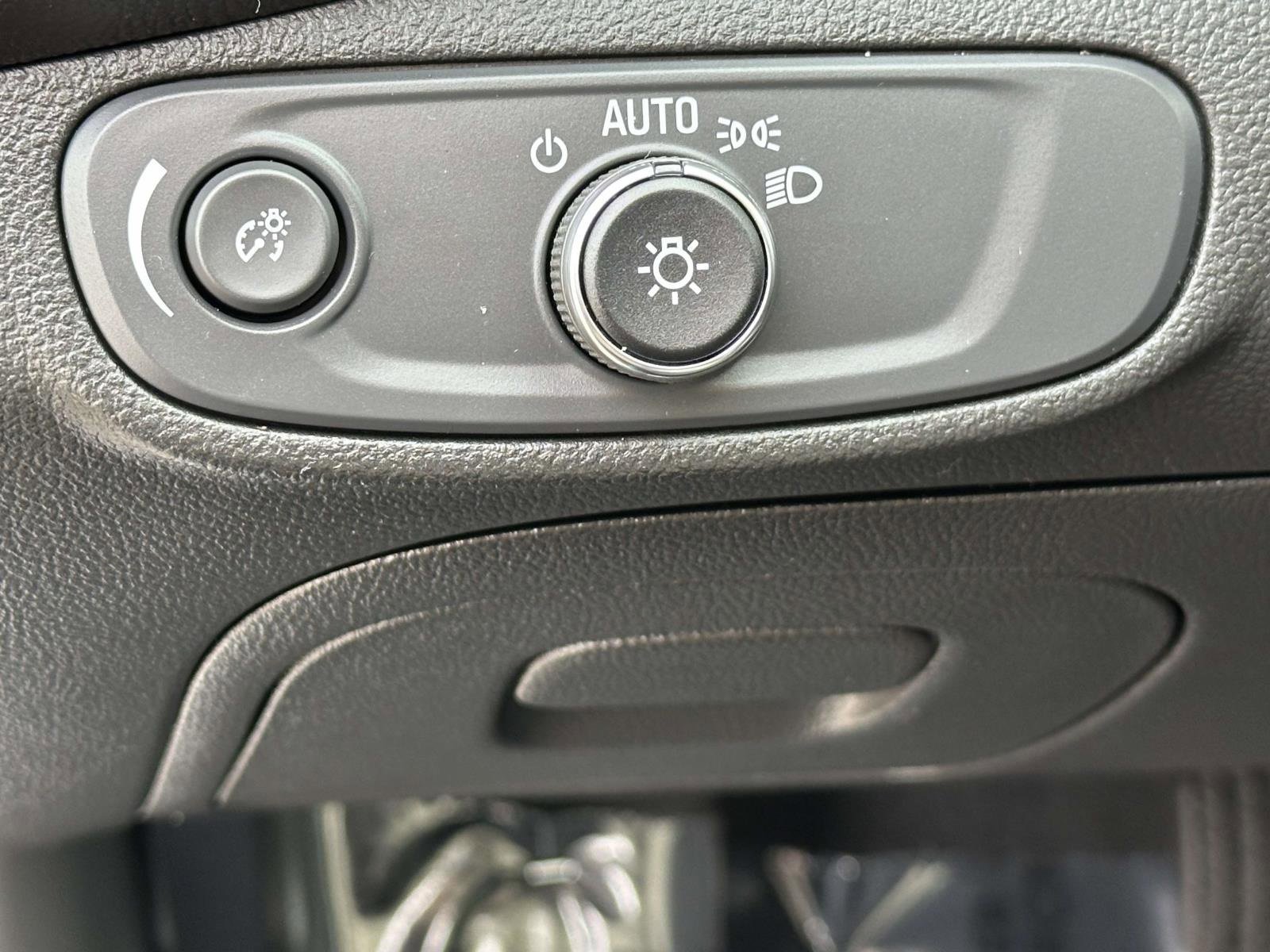 Used 2022 Chevrolet Trax LS w/ Tint and Cruise Package image 18