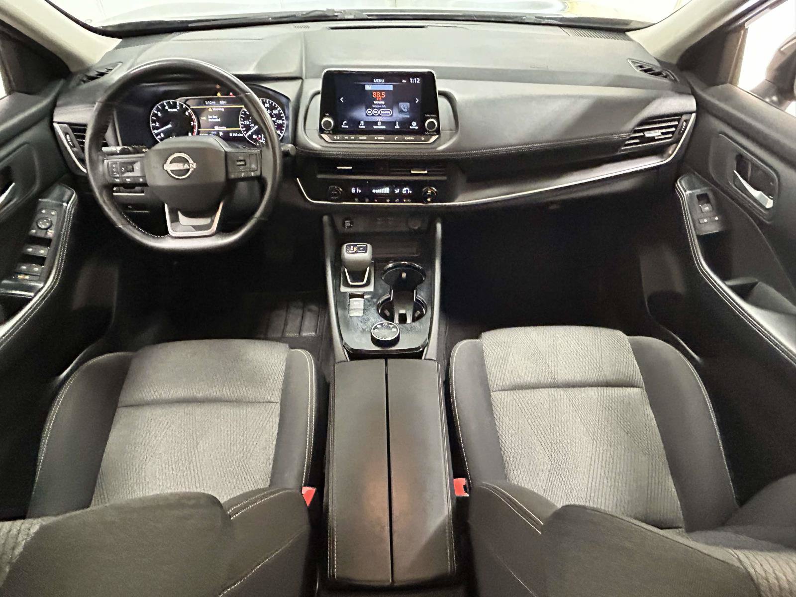 Used 2025 Nissan Rogue SV AWD/4WD image 9