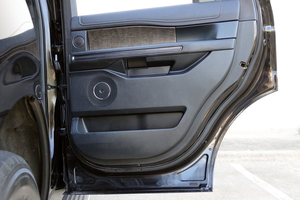 Used 2020 Ford Expedition Limited image 40