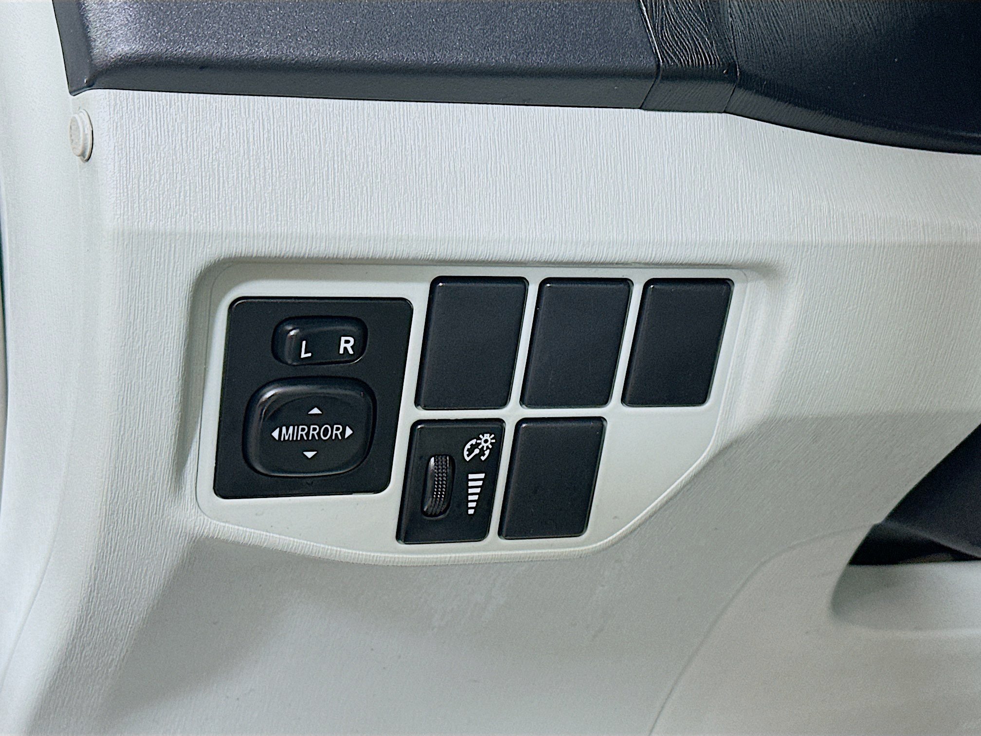 Used 2012 Toyota Prius Two FWD image 10
