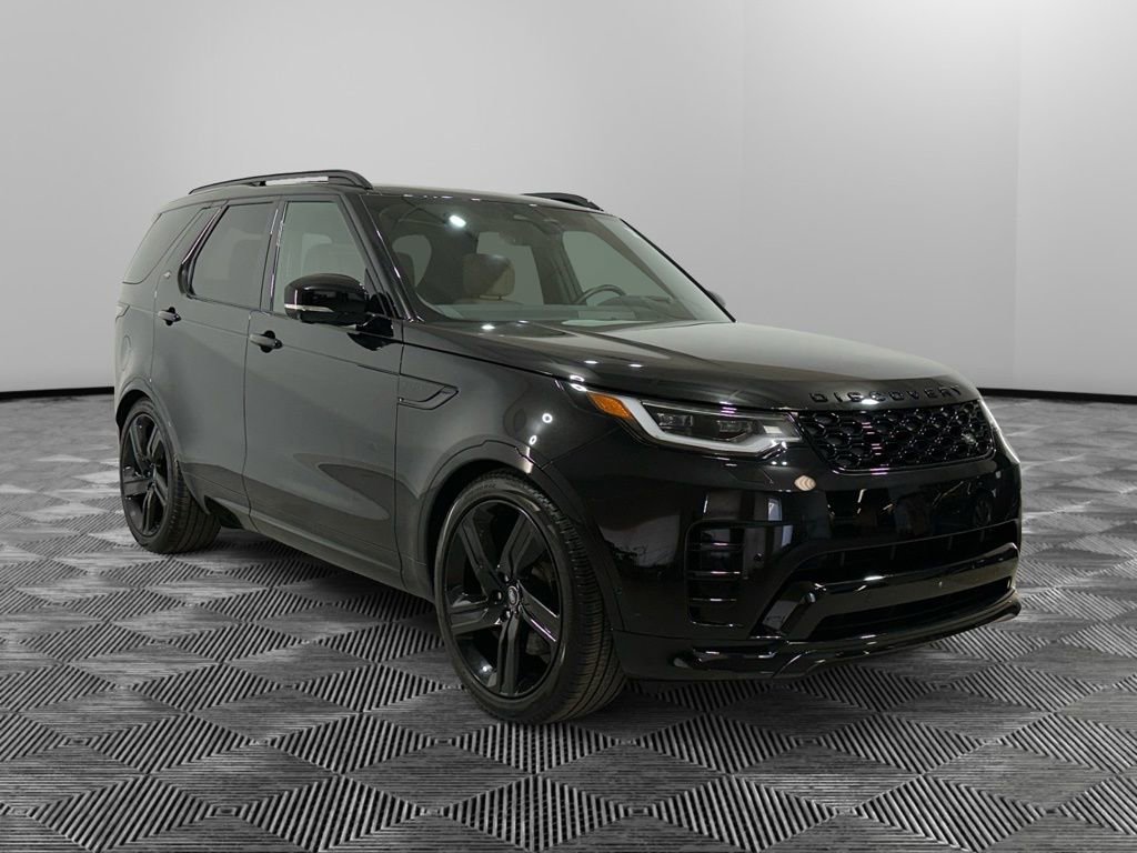 Used 2024 Land Rover Discovery Dynamic SE AWD/4WD image 3