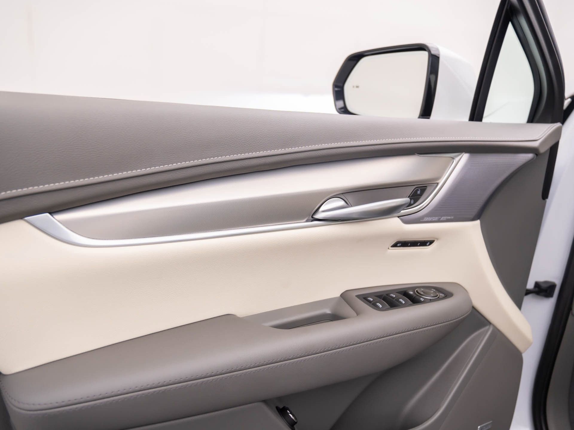 New 2025 Cadillac XT5 Premium Luxury AWD/4WD image 15