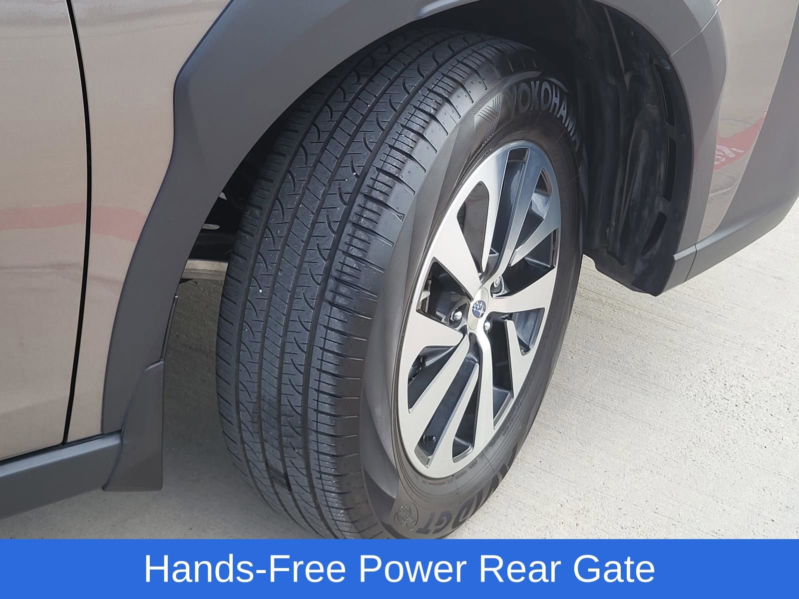 Used 2024 Subaru Outback Premium w/ Popular Package #1A image 6