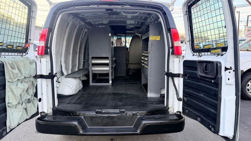 Used 2011 Chevrolet Express 2500 RWD image 10